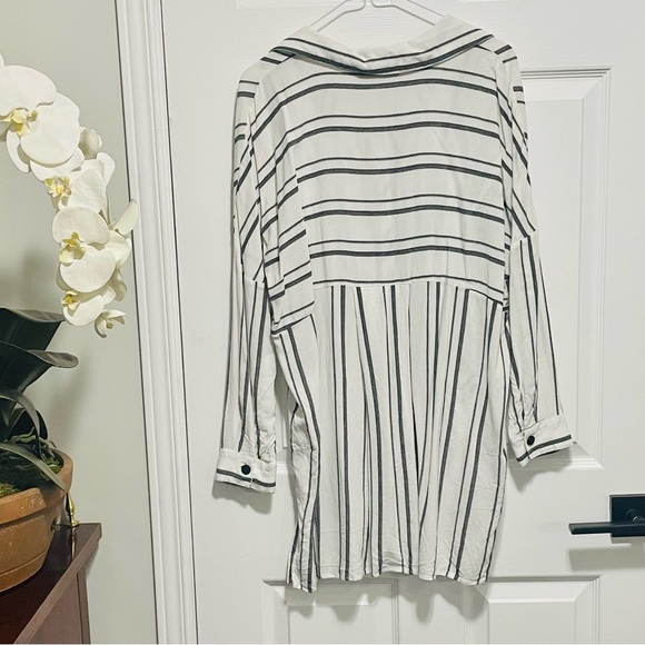 Zara High-Low Striped Oversize Short with Two Front Pockets - Picture 3 of 5